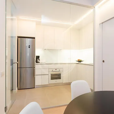 Apartment Familiar Junto A Hospital Clinic *