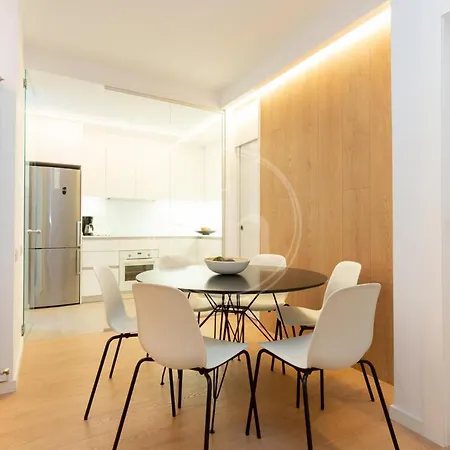 Apartment Familiar Junto A Hospital Clinic *