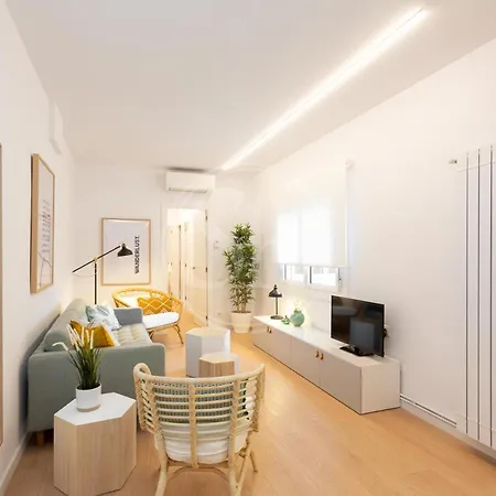 Familiar Junto A Hospital Clinic شقة برشلونة